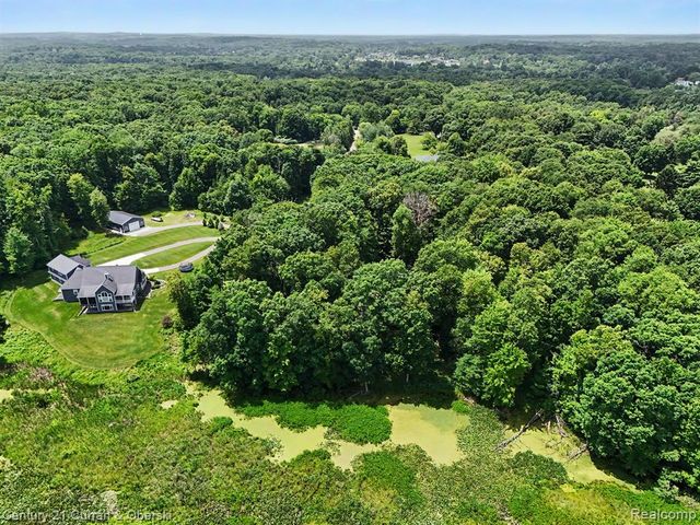 11349 Philway Court, Brighton, MI 48114