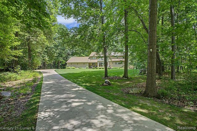 11349 Philway Court, Brighton, MI 48114