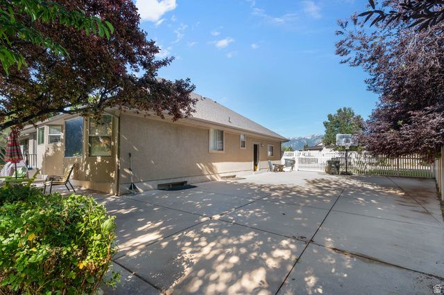 11474 S JORDAN FARMS RD, South Jordan, UT 84095