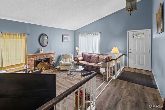 1284 Kew Gardens Drive, Florissant, MO 63031