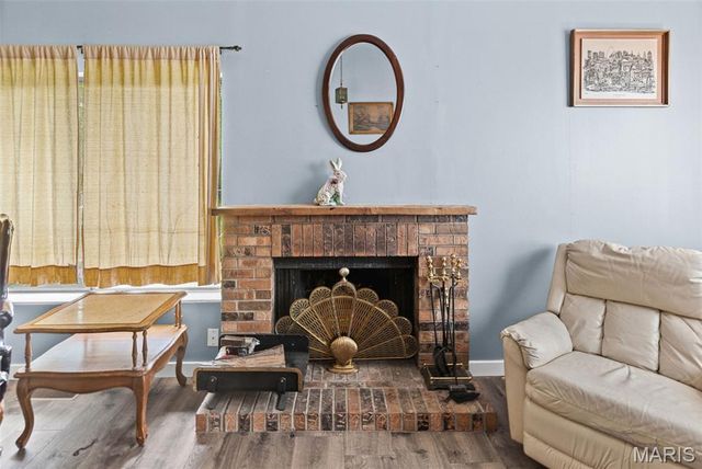1284 Kew Gardens Drive, Florissant, MO 63031