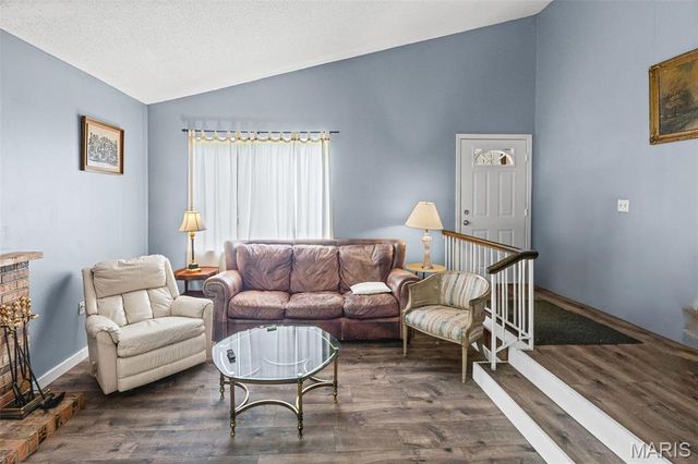 1284 Kew Gardens Drive, Florissant, MO 63031