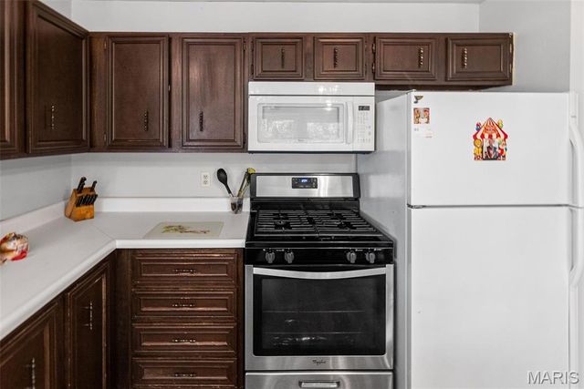 1284 Kew Gardens Drive, Florissant, MO 63031