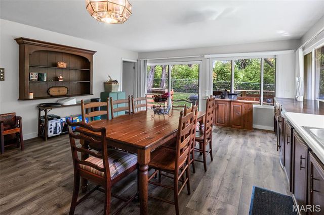 1284 Kew Gardens Drive, Florissant, MO 63031