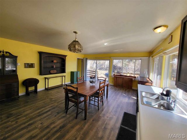 1284 Kew Gardens Drive, Florissant, MO 63031