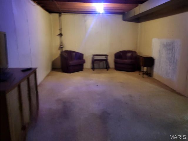 1284 Kew Gardens Drive, Florissant, MO 63031