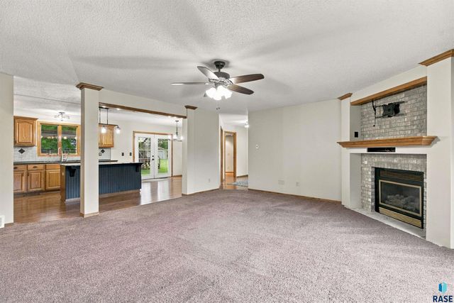 27091 Mariah Pl Place, Harrisburg, SD 57032