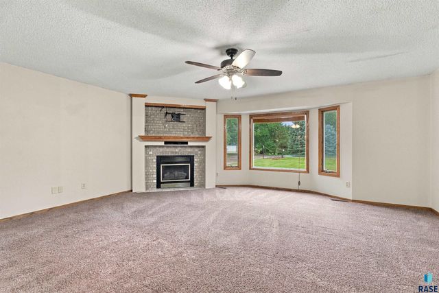 27091 Mariah Pl Place, Harrisburg, SD 57032