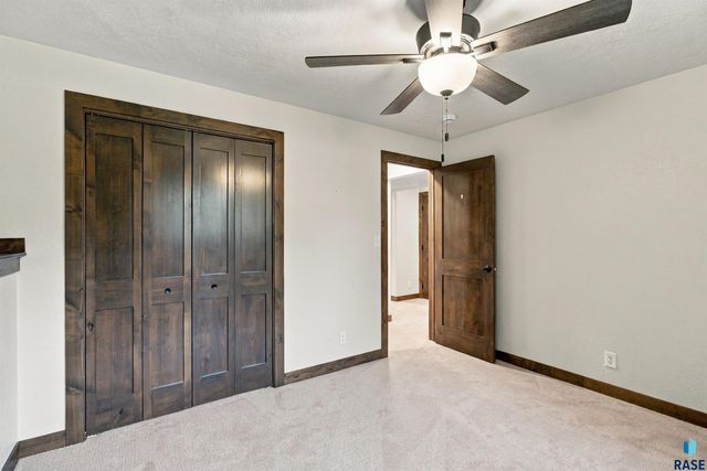 27091 Mariah Pl Place, Harrisburg, SD 57032