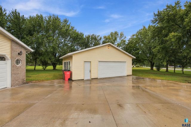 27091 Mariah Pl Place, Harrisburg, SD 57032