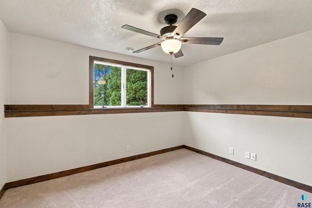 27091 Mariah Pl Place, Harrisburg, SD 57032