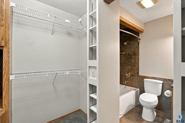 27091 Mariah Pl Place, Harrisburg, SD 57032