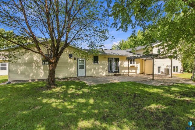 27091 Mariah Pl Place, Harrisburg, SD 57032