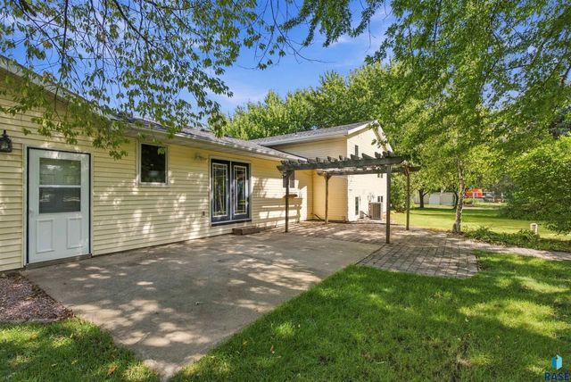 27091 Mariah Pl Place, Harrisburg, SD 57032