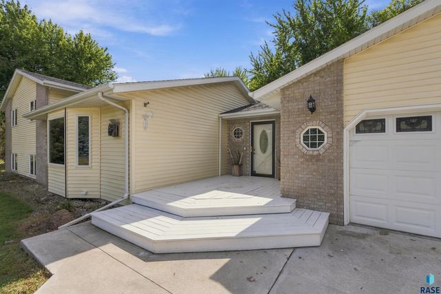 27091 Mariah Pl Place, Harrisburg, SD 57032