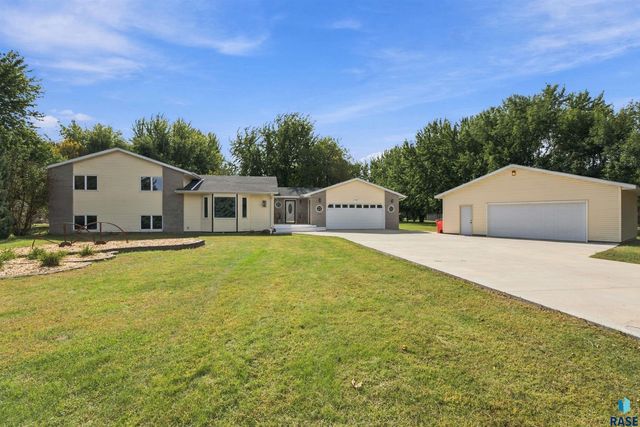 27091 Mariah Pl Place, Harrisburg, SD 57032