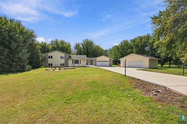 27091 Mariah Pl Place, Harrisburg, SD 57032