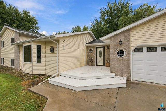 27091 Mariah Pl Place, Harrisburg, SD 57032