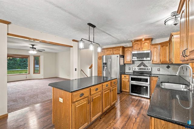 27091 Mariah Pl Place, Harrisburg, SD 57032