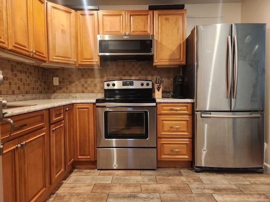 80 Stanton St 36, Worcester, MA 01605