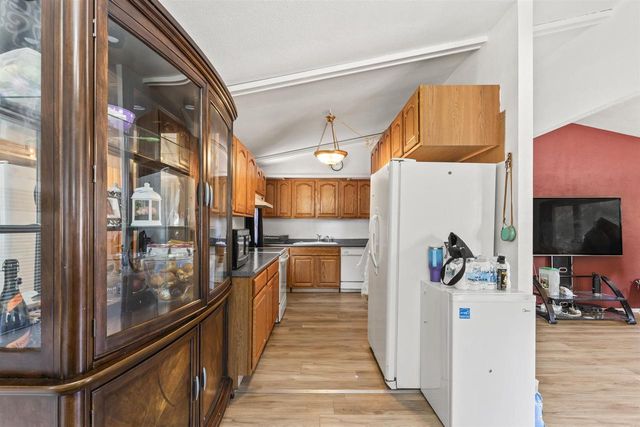 1602 THORNTON DRIVE, Oshkosh, WI 54904