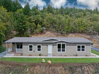 5572 Jumpoff Joe Creek Road, Grants Pass, OR 97526