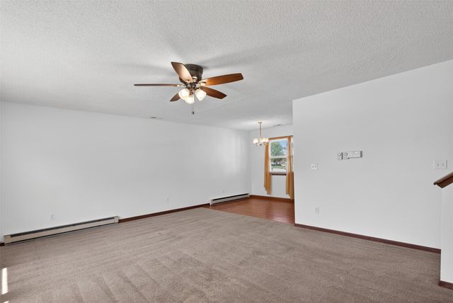 201 22nd Avenue SW, Altoona, IA 50009