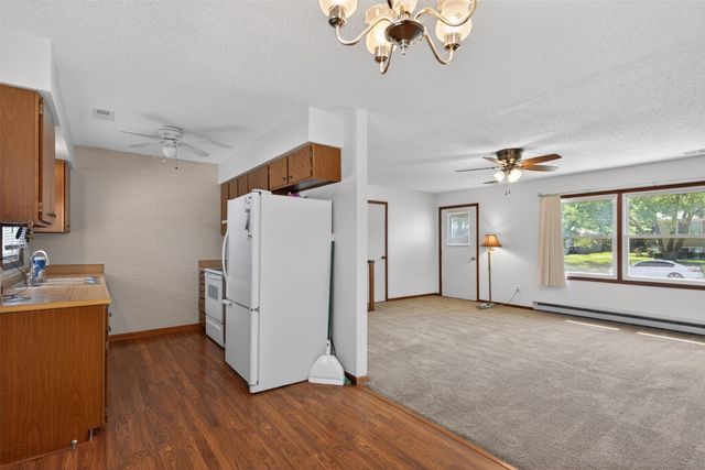 201 22nd Avenue SW, Altoona, IA 50009