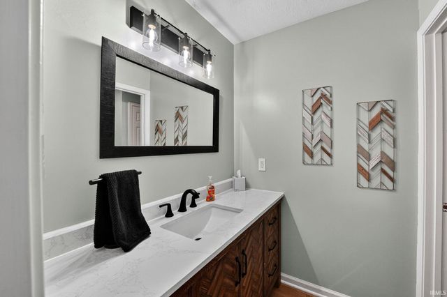 51679 Stoneham Way, Granger, IN 46530