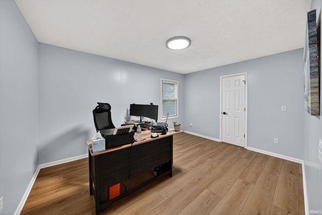 51679 Stoneham Way, Granger, IN 46530