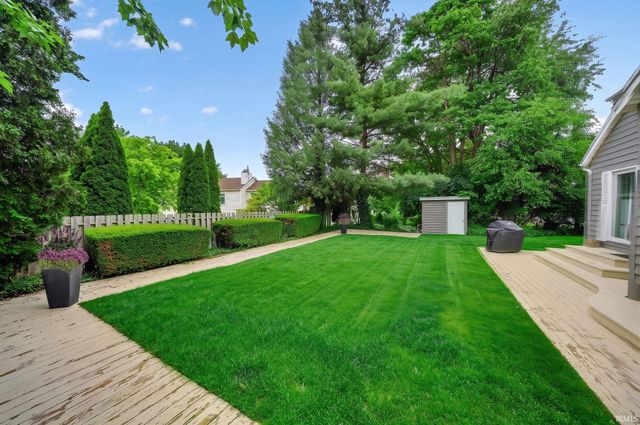 51679 Stoneham Way, Granger, IN 46530