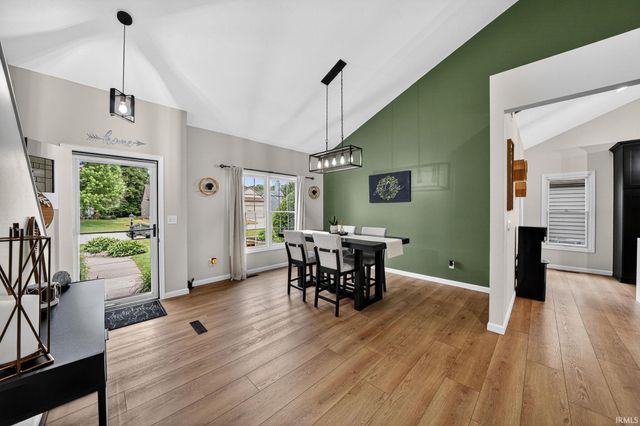 51679 Stoneham Way, Granger, IN 46530