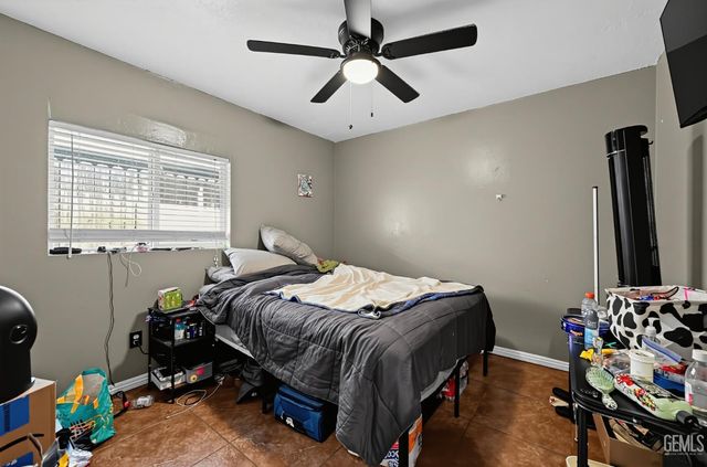 4501 Highland Hills Street, Bakersfield, CA 93308
