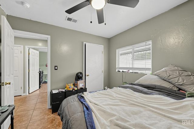 4501 Highland Hills Street, Bakersfield, CA 93308