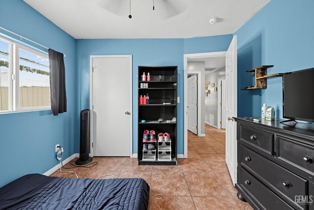 4501 Highland Hills Street, Bakersfield, CA 93308