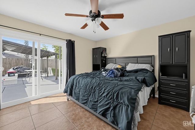4501 Highland Hills Street, Bakersfield, CA 93308