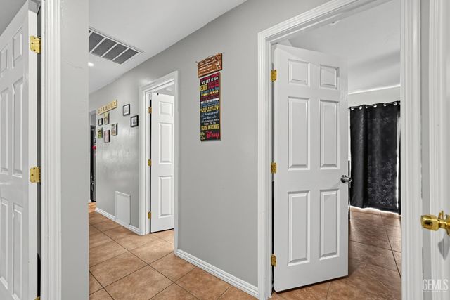4501 Highland Hills Street, Bakersfield, CA 93308