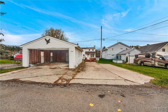 273 Broad Bay Circle, Machias, NY 14101