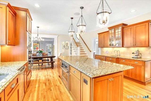 26 Berkshire Crossing, Avon, CT 06001