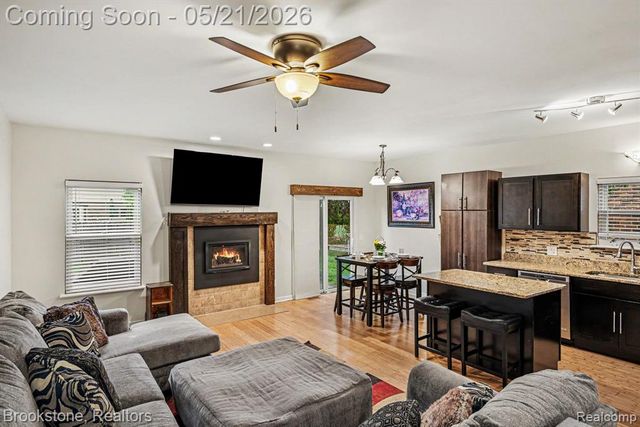 46561 Plum Grove Drive, Macomb, MI 48044