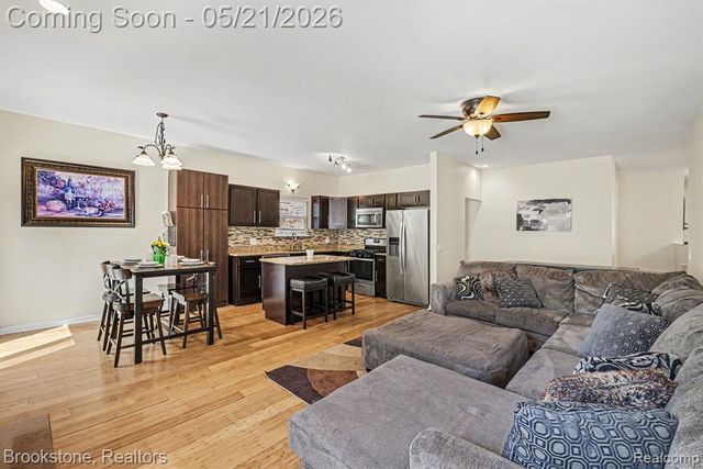46561 Plum Grove Drive, Macomb, MI 48044