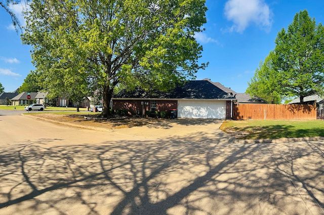 3025 Aspen Drive, Paris, TX 75462