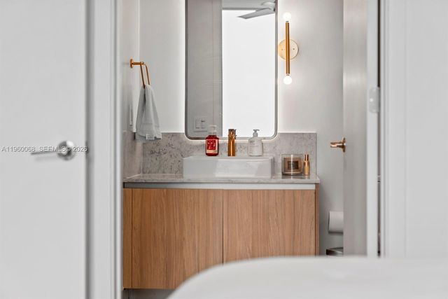 159 NE 6th St 4309, Miami, FL 33132