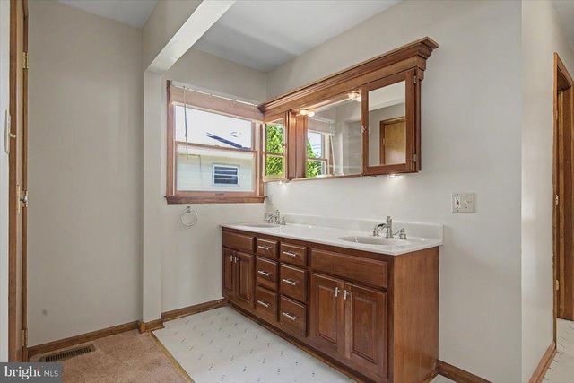65 E NETHERFIELD RD, Wilmington, DE 19804