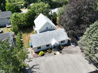 114 High St, Wareham, MA 02571