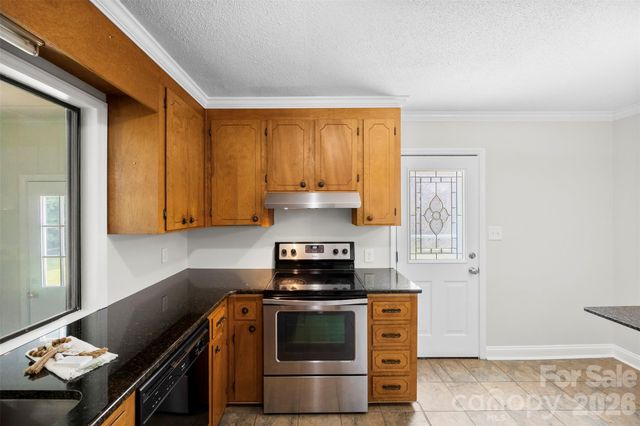 22 Forest Hill Road, Belmont, NC 28012