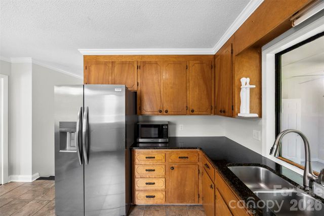 22 Forest Hill Road, Belmont, NC 28012