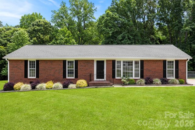 22 Forest Hill Road, Belmont, NC 28012