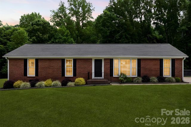 22 Forest Hill Road, Belmont, NC 28012
