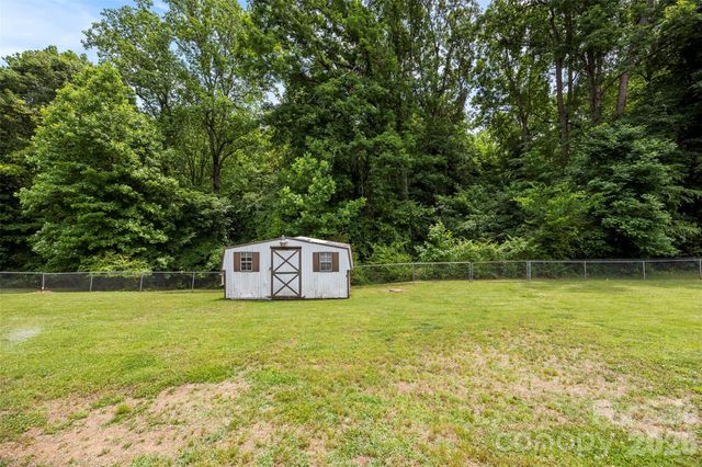 22 Forest Hill Road, Belmont, NC 28012